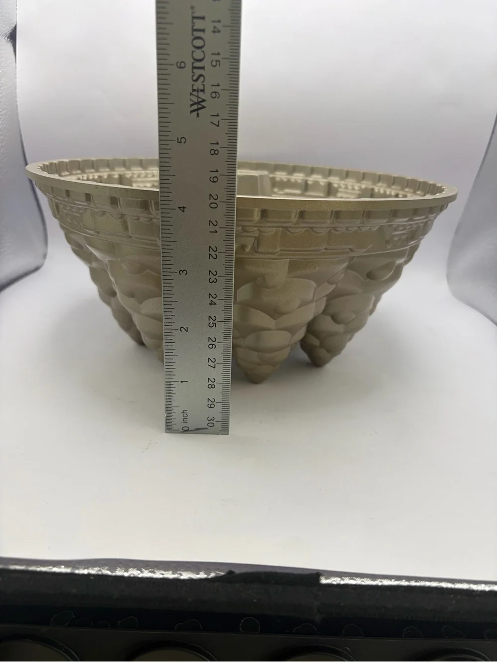 Nordic Ware Holiday Tree Bundt Pan Christmas Trees Holiday 10 Cups Made in USA